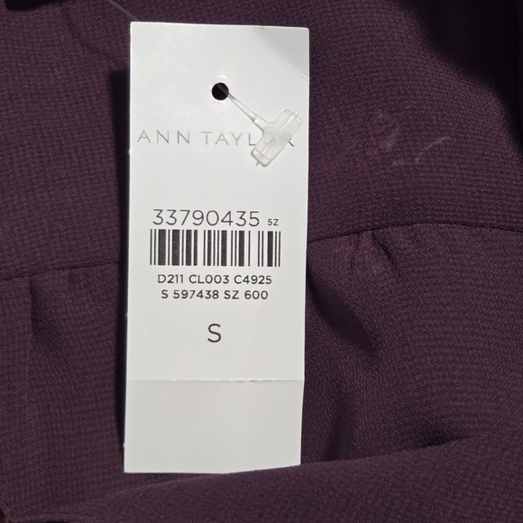 Ann Taylor Womens Burgundy Floral Ruffle Neck Shirred Chiffon Blouse Size Small - Picture 8 of 10